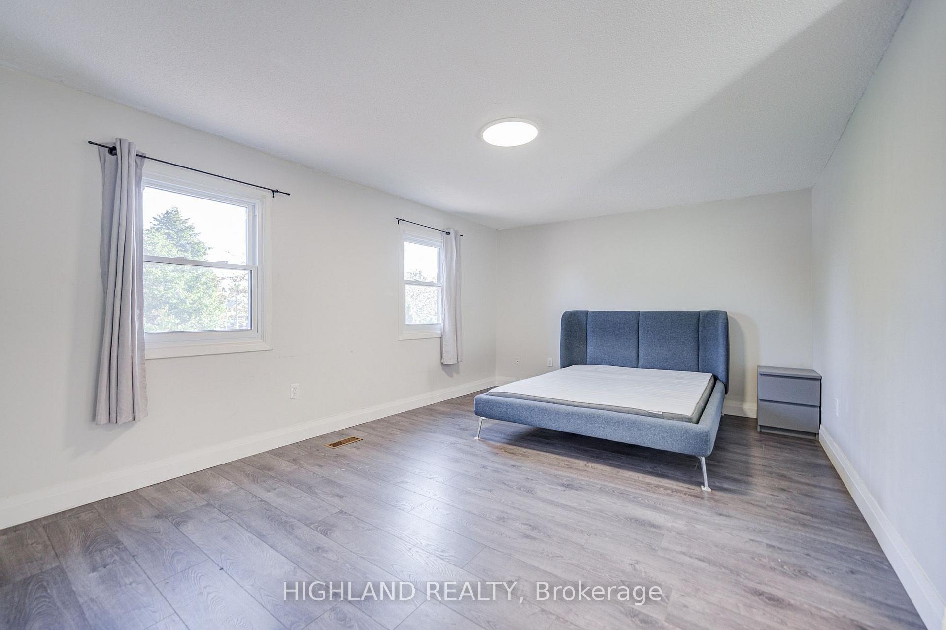 Photo 19 of 2032 Glenada Crescent, Oakville, Wedgewood Creek — HOMEH