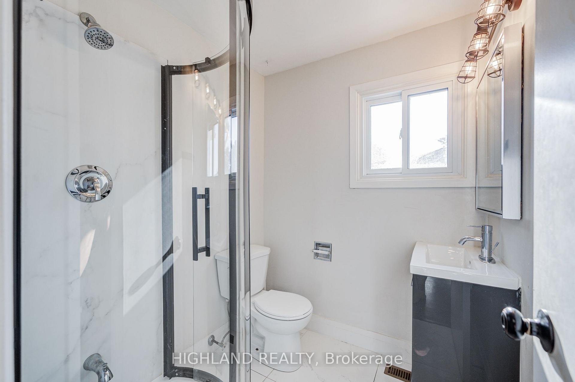 Photo 22 of 2032 Glenada Crescent, Oakville, Wedgewood Creek — HOMEH