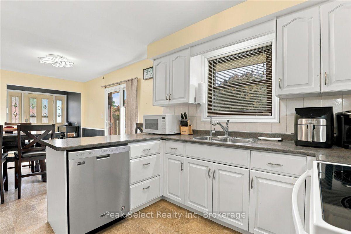 Photo 14 of 207 Byron Street, Zorra, Thamesford — HOMEH