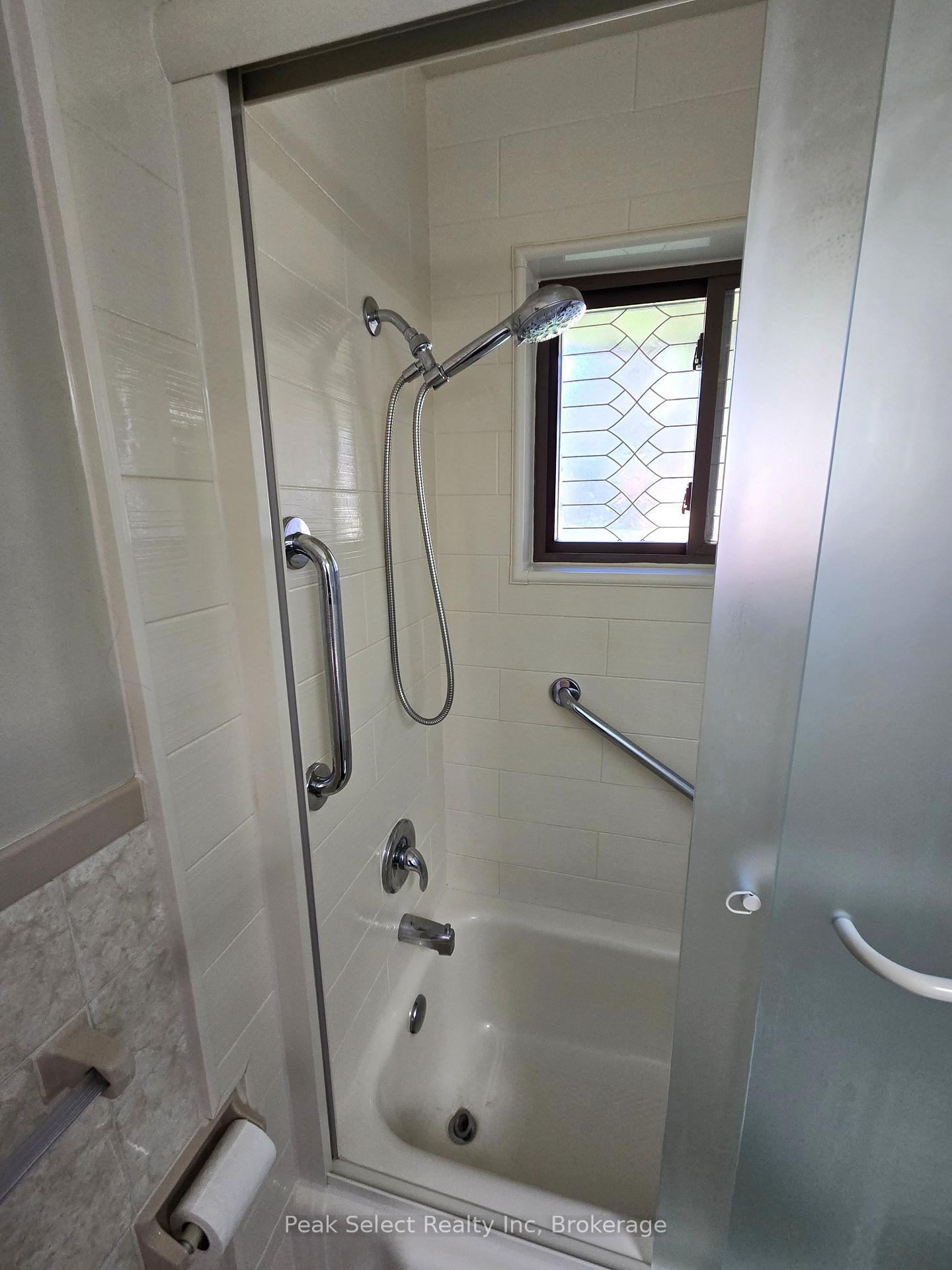 Photo 24 of 207 Byron Street, Zorra, Thamesford — HOMEH