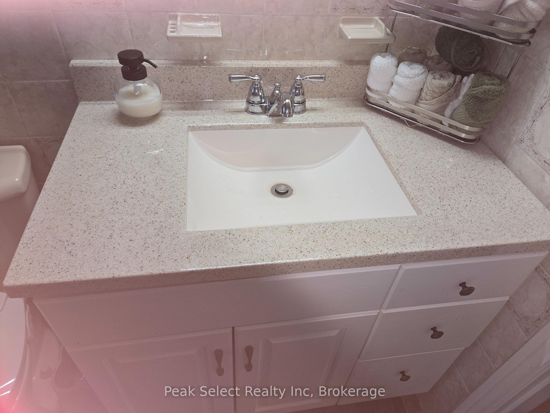 Photo 25 of 207 Byron Street, Zorra, Thamesford — HOMEH