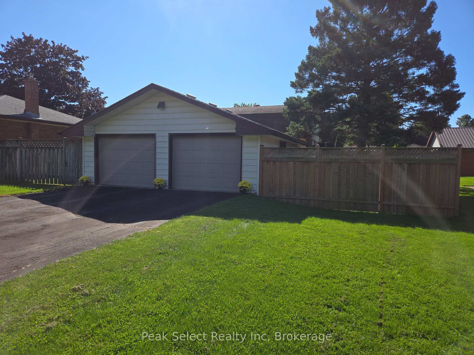 Photo 49 of 207 Byron Street, Zorra, Thamesford — HOMEH
