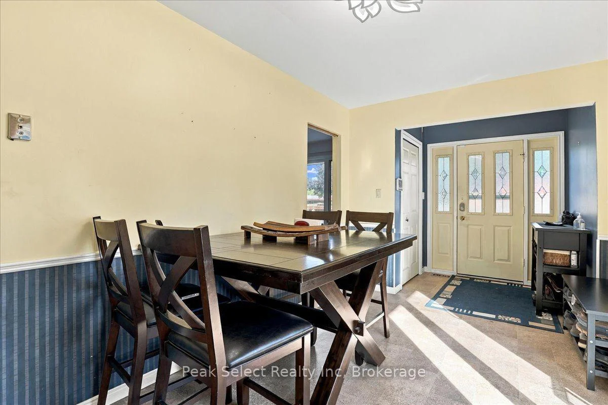 Photo 12 of 207 Byron Street, Zorra, Thamesford — HOMEH
