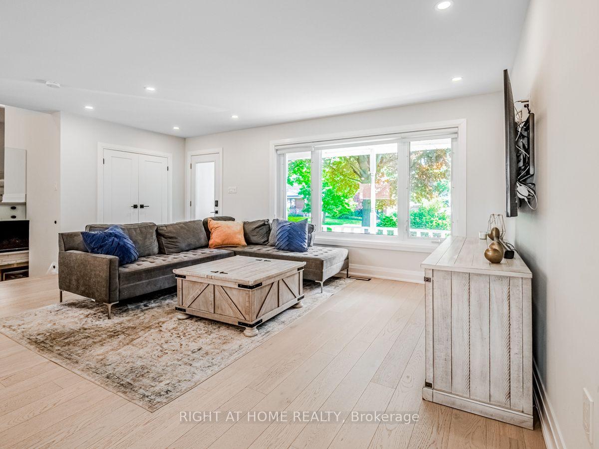 Photo 4 of 883 Francis Road, Burlington, LaSalle — HOMEH