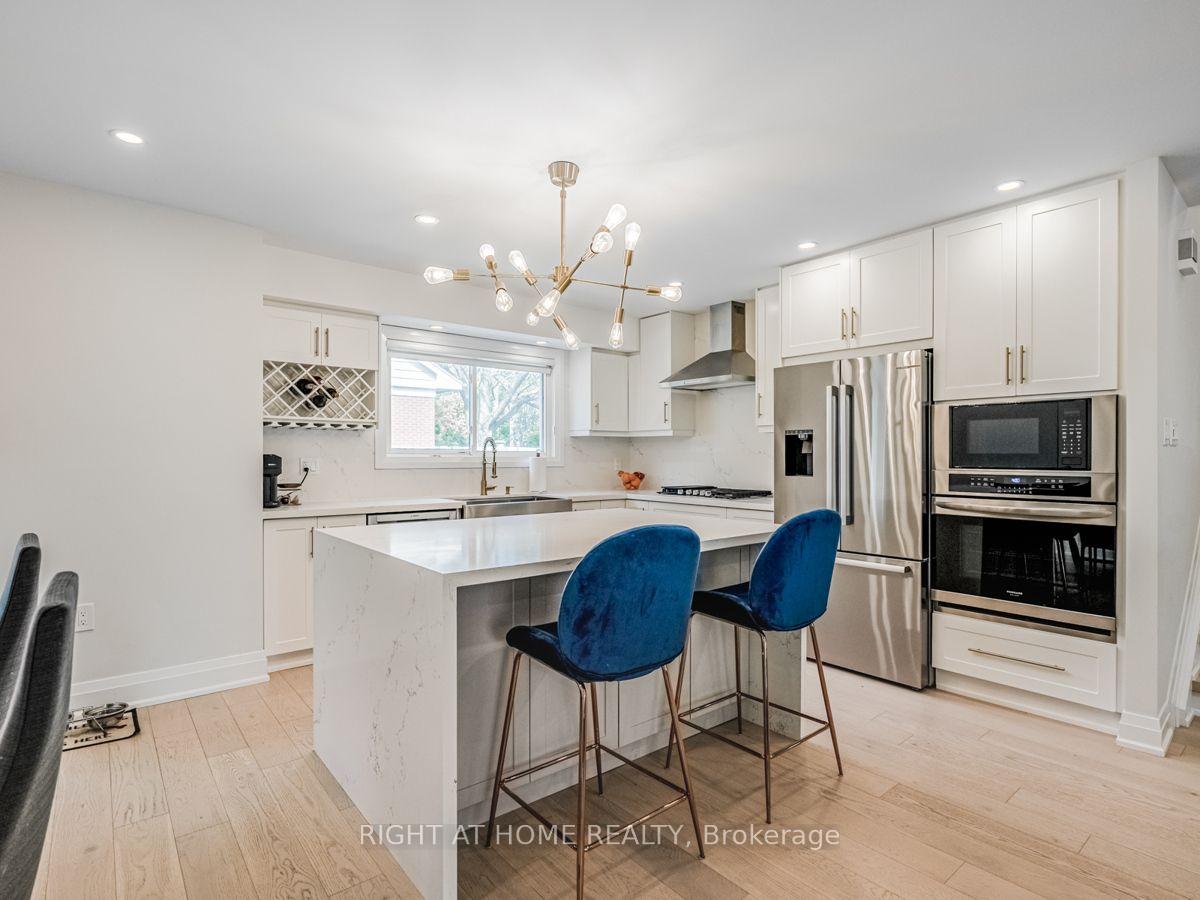 Photo 5 of 883 Francis Road, Burlington, LaSalle — HOMEH
