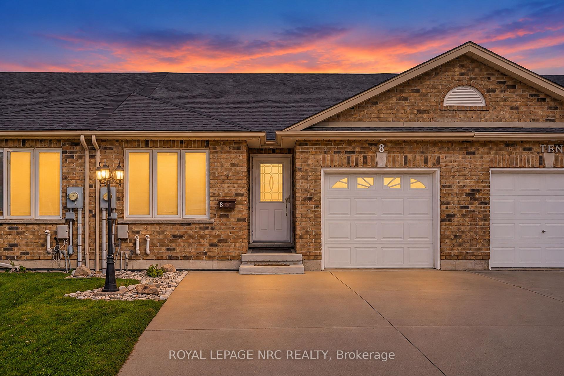 Photo 2 of 8 Bluegrass Crescent, St. Catharines, Oakdale — HOMEH
