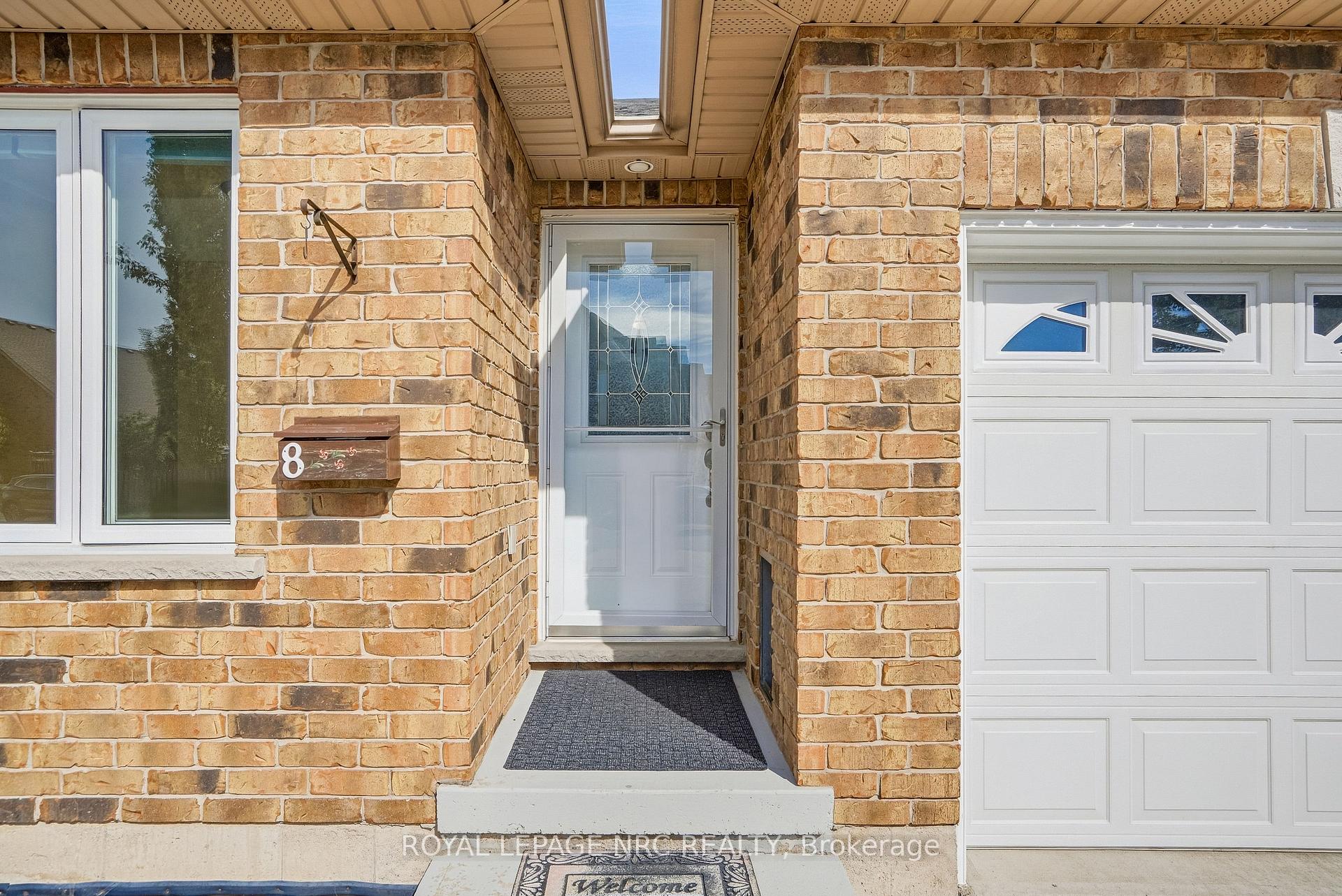 Photo 5 of 8 Bluegrass Crescent, St. Catharines, Oakdale — HOMEH