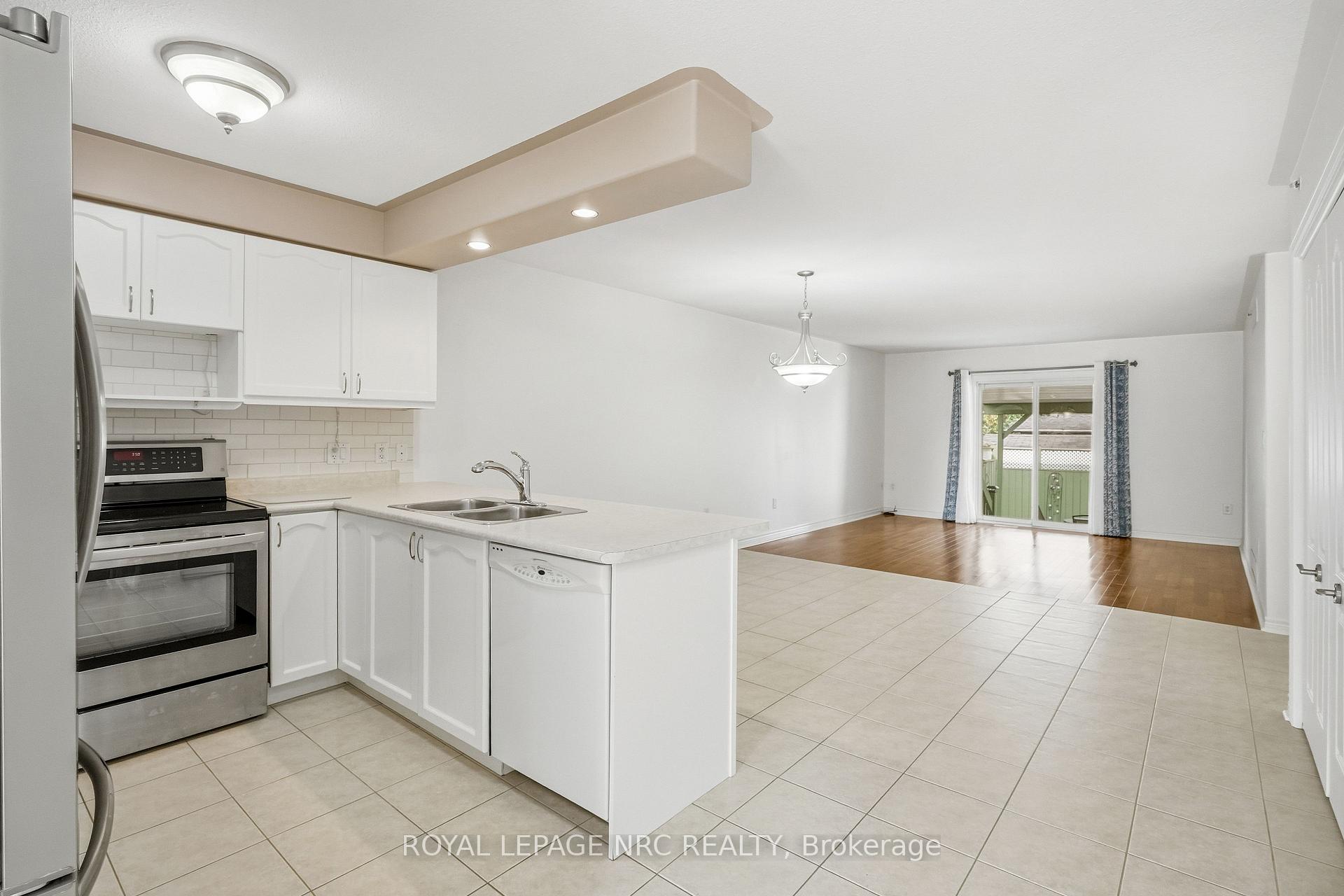 Photo 8 of 8 Bluegrass Crescent, St. Catharines, Oakdale — HOMEH