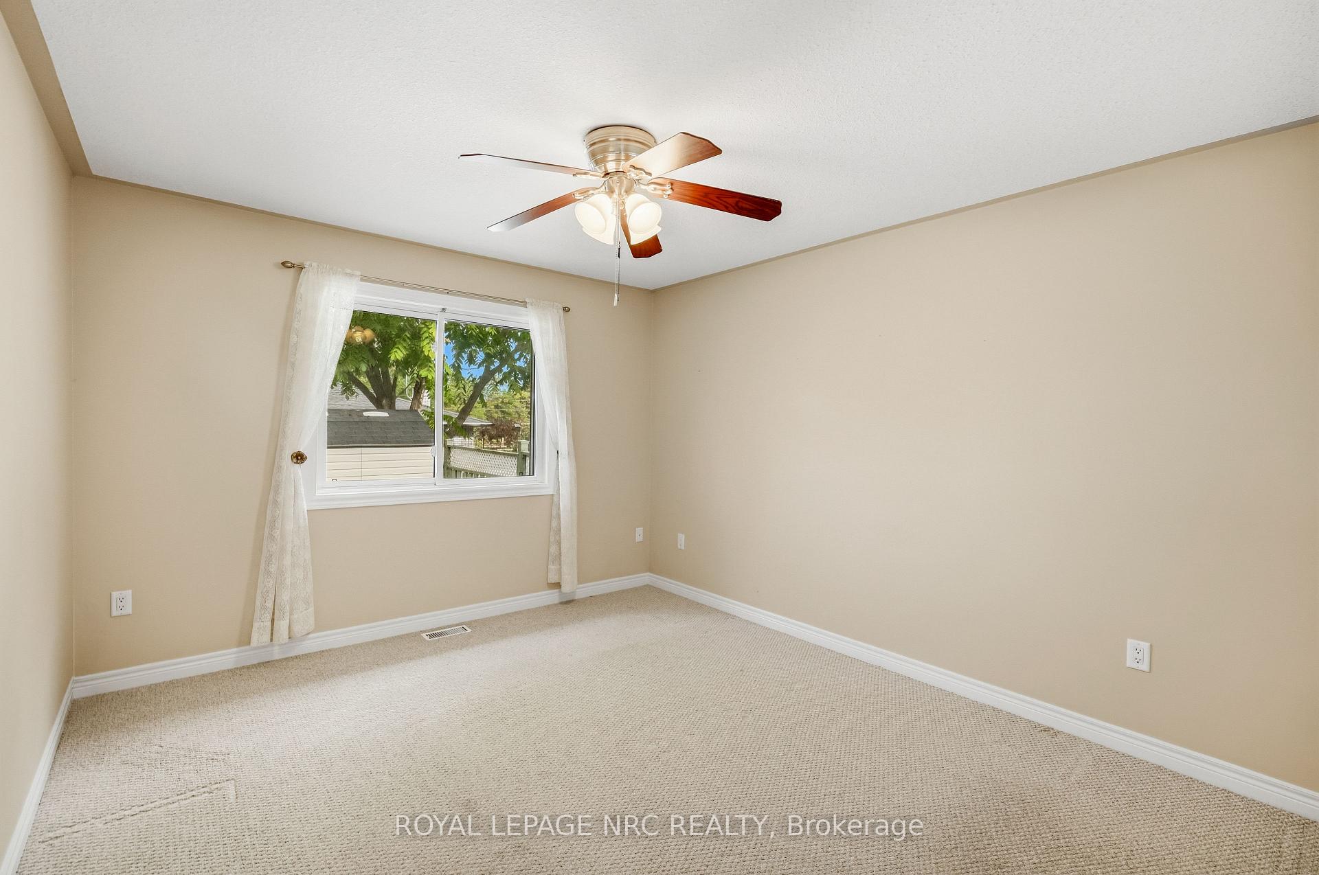 Photo 17 of 8 Bluegrass Crescent, St. Catharines, Oakdale — HOMEH
