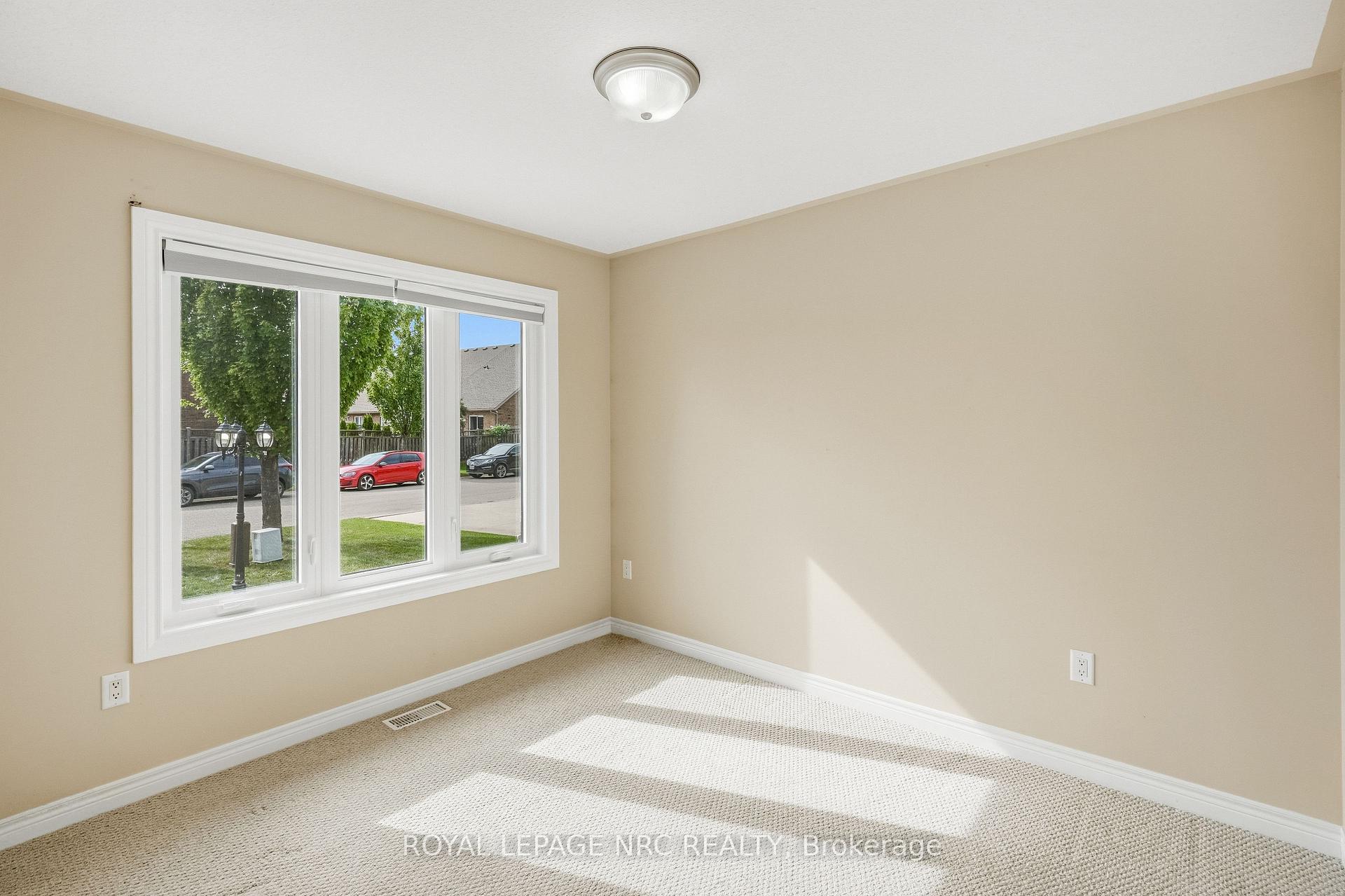 Photo 20 of 8 Bluegrass Crescent, St. Catharines, Oakdale — HOMEH