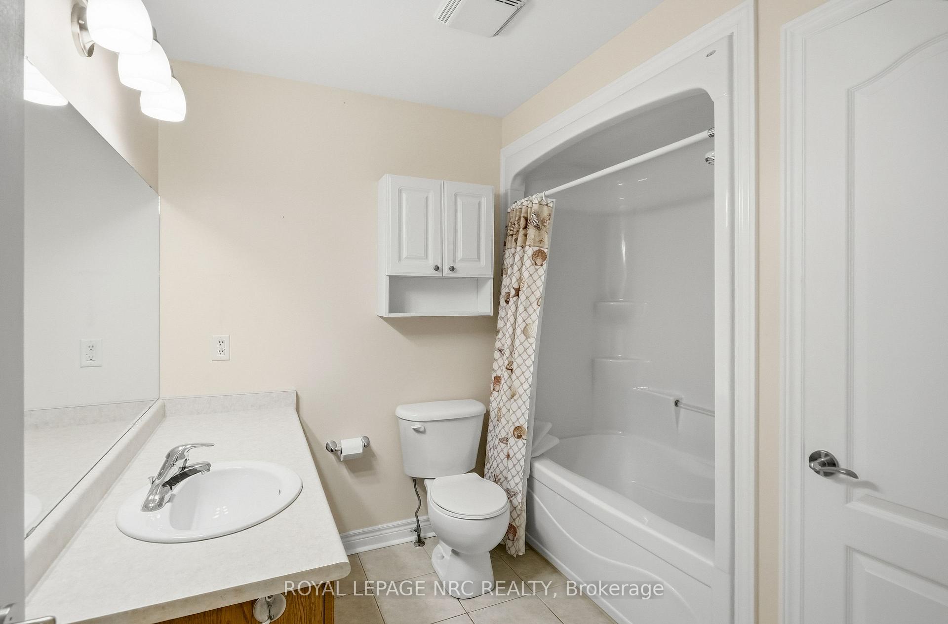 Photo 23 of 8 Bluegrass Crescent, St. Catharines, Oakdale — HOMEH
