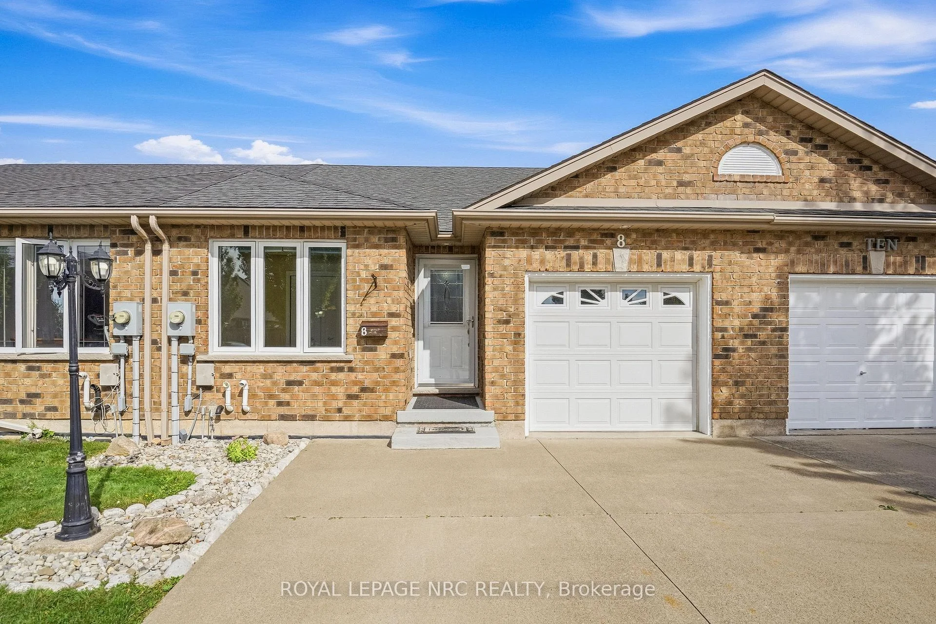 Photo 4 of 8 Bluegrass Crescent, St. Catharines, Oakdale — HOMEH
