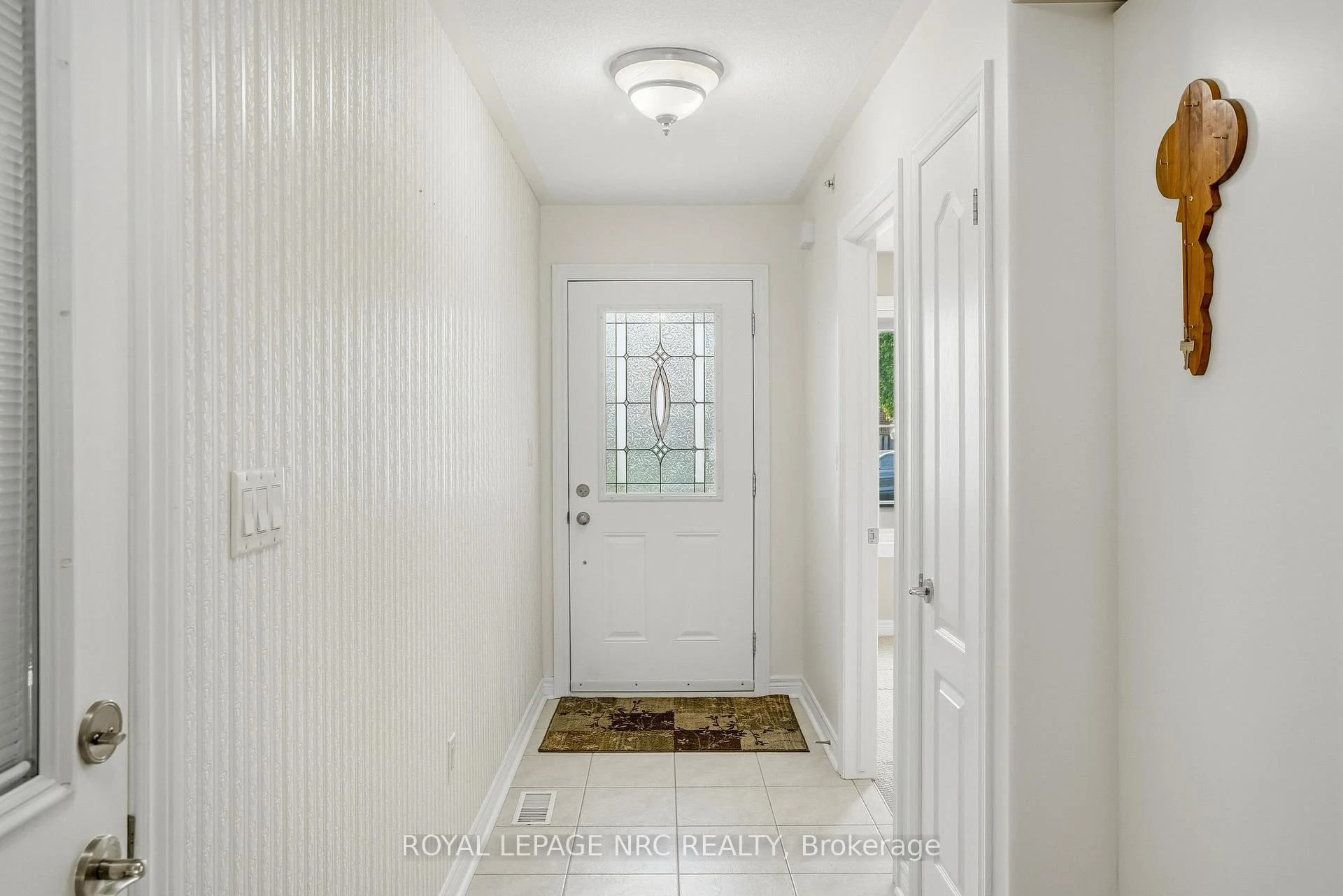 Photo 7 of 8 Bluegrass Crescent, St. Catharines, Oakdale — HOMEH