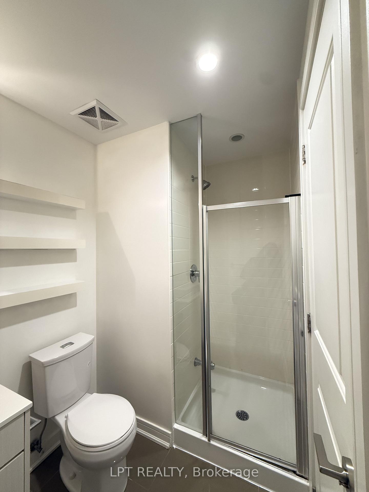 Photo 6 of Unit 613, 9191 Yonge Street, Richmond Hill, Langstaff — HOMEH