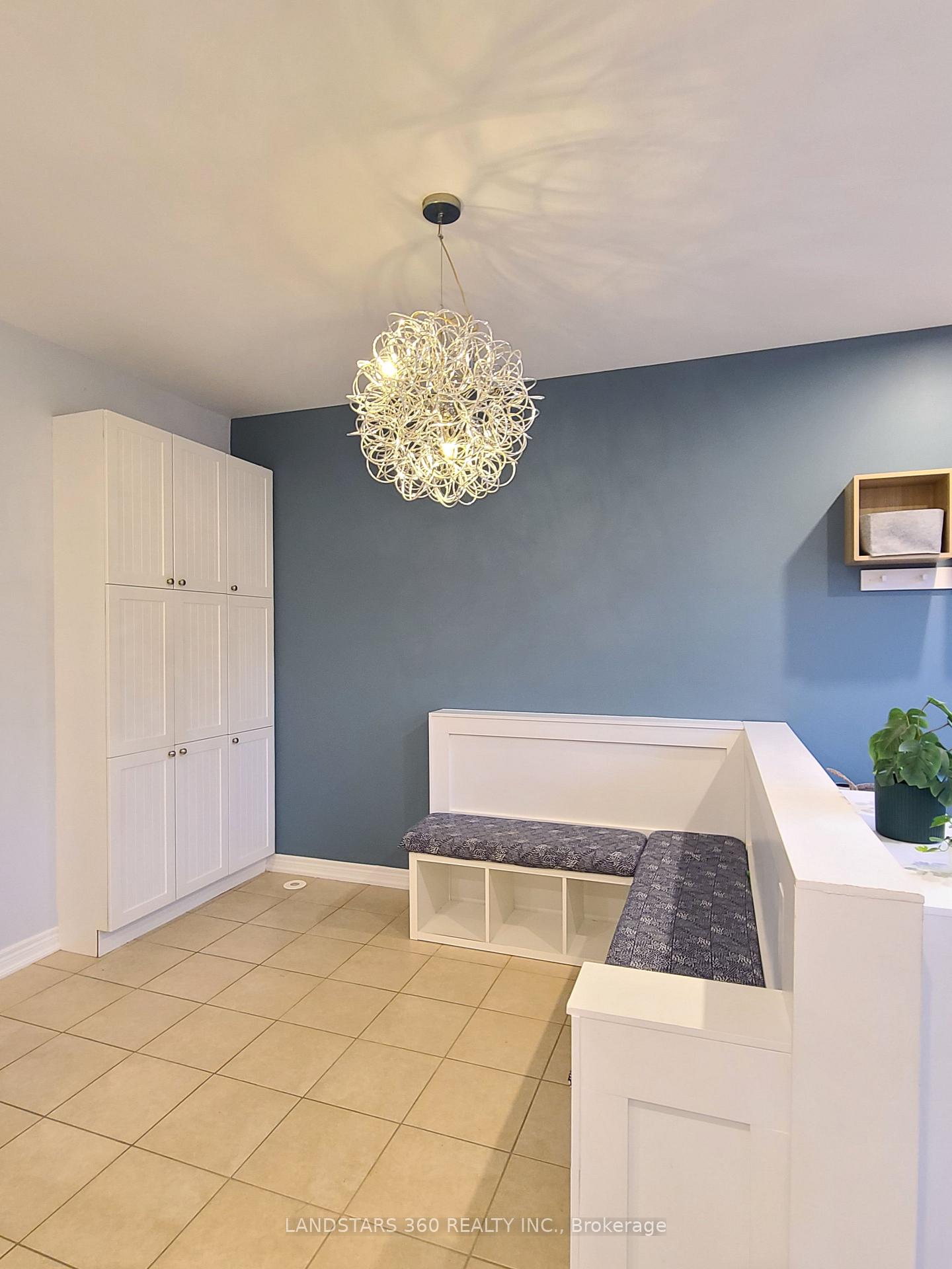 Photo 9 of 53 Zokol Drive, Aurora, Bayview Northeast — HOMEH