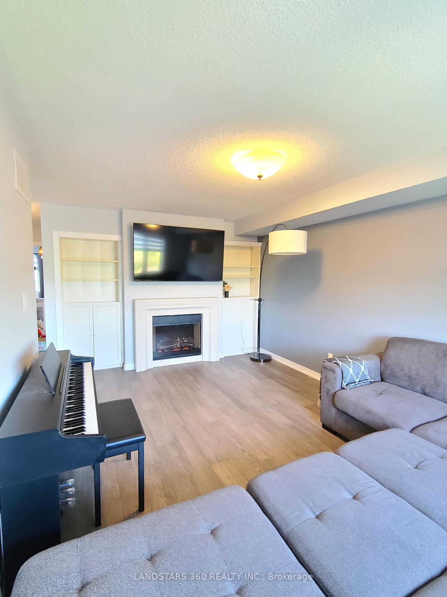 Photo 19 of 53 Zokol Drive, Aurora, Bayview Northeast — HOMEH