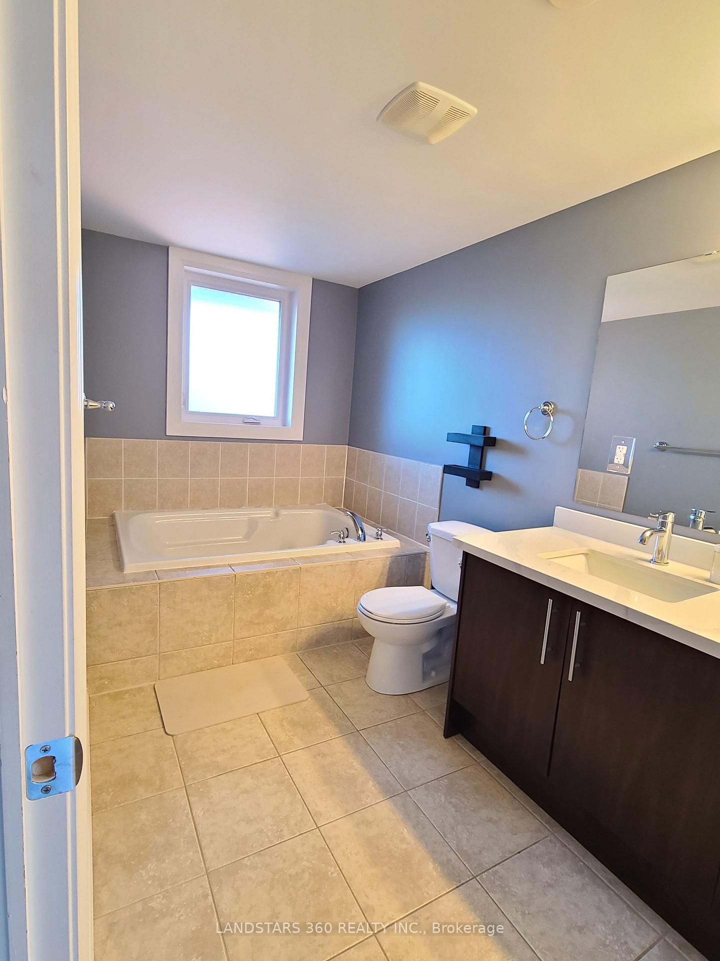 Photo 24 of 53 Zokol Drive, Aurora, Bayview Northeast — HOMEH