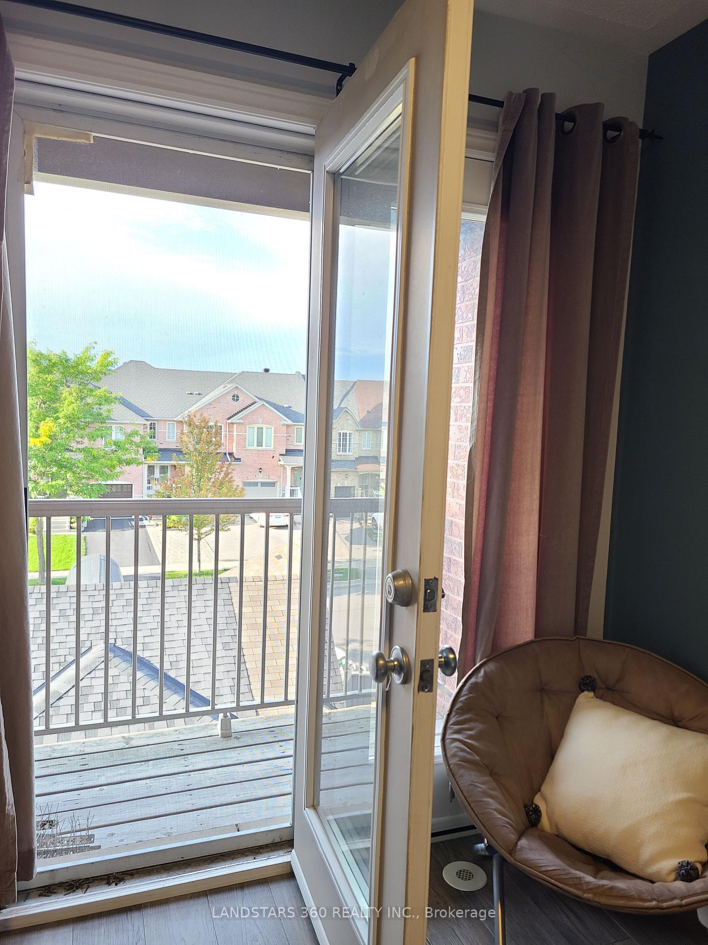 Photo 30 of 53 Zokol Drive, Aurora, Bayview Northeast — HOMEH