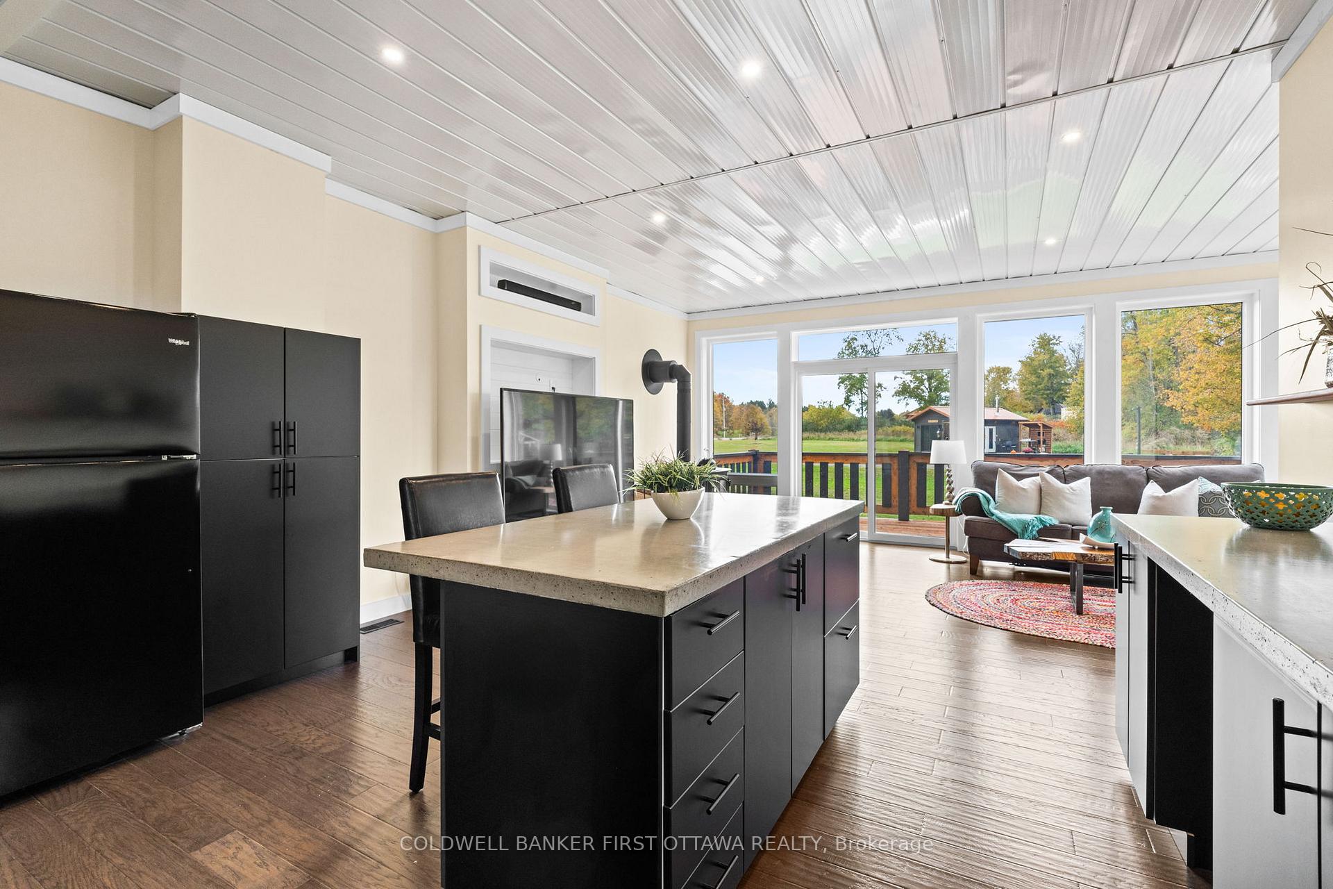 Photo 10 of 4210 Scotch Line Road, Tay Valley, Bathurst/Burgess & Sherbrooke (North Burgess) Twp — HOMEH
