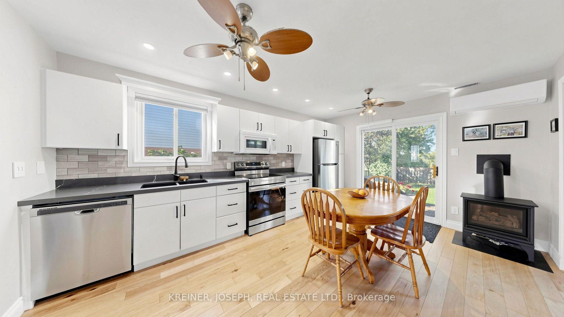 Photo 5 of 44 Annamaria Drive, Georgina, Keswick North — HOMEH