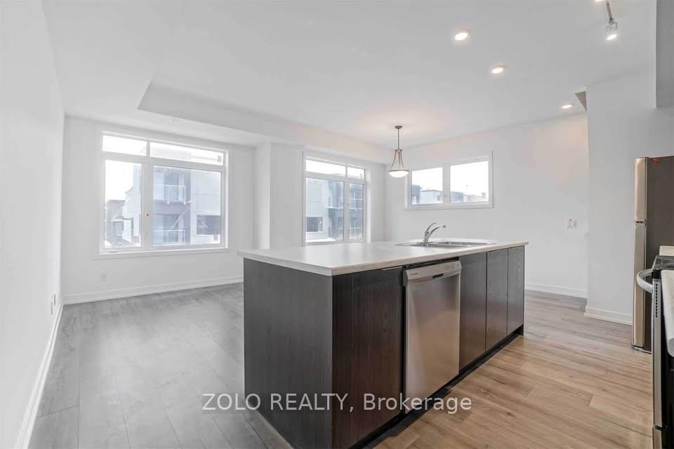 Photo 3 of Unit 318, 3058 Sixth Line, Oakville, Glenorchy — HOMEH
