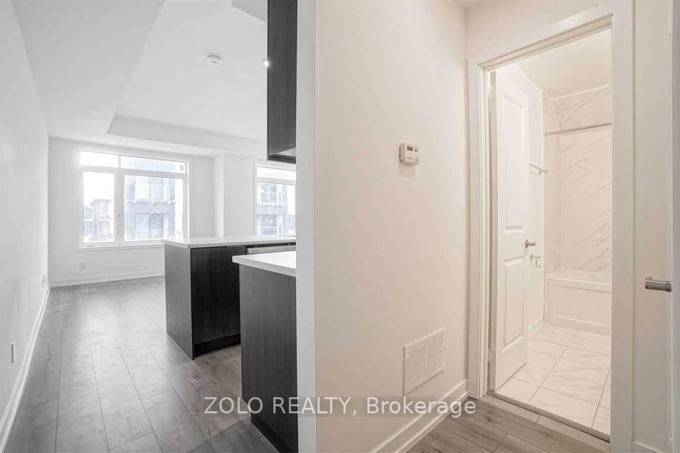 Photo 4 of Unit 318, 3058 Sixth Line, Oakville, Glenorchy — HOMEH