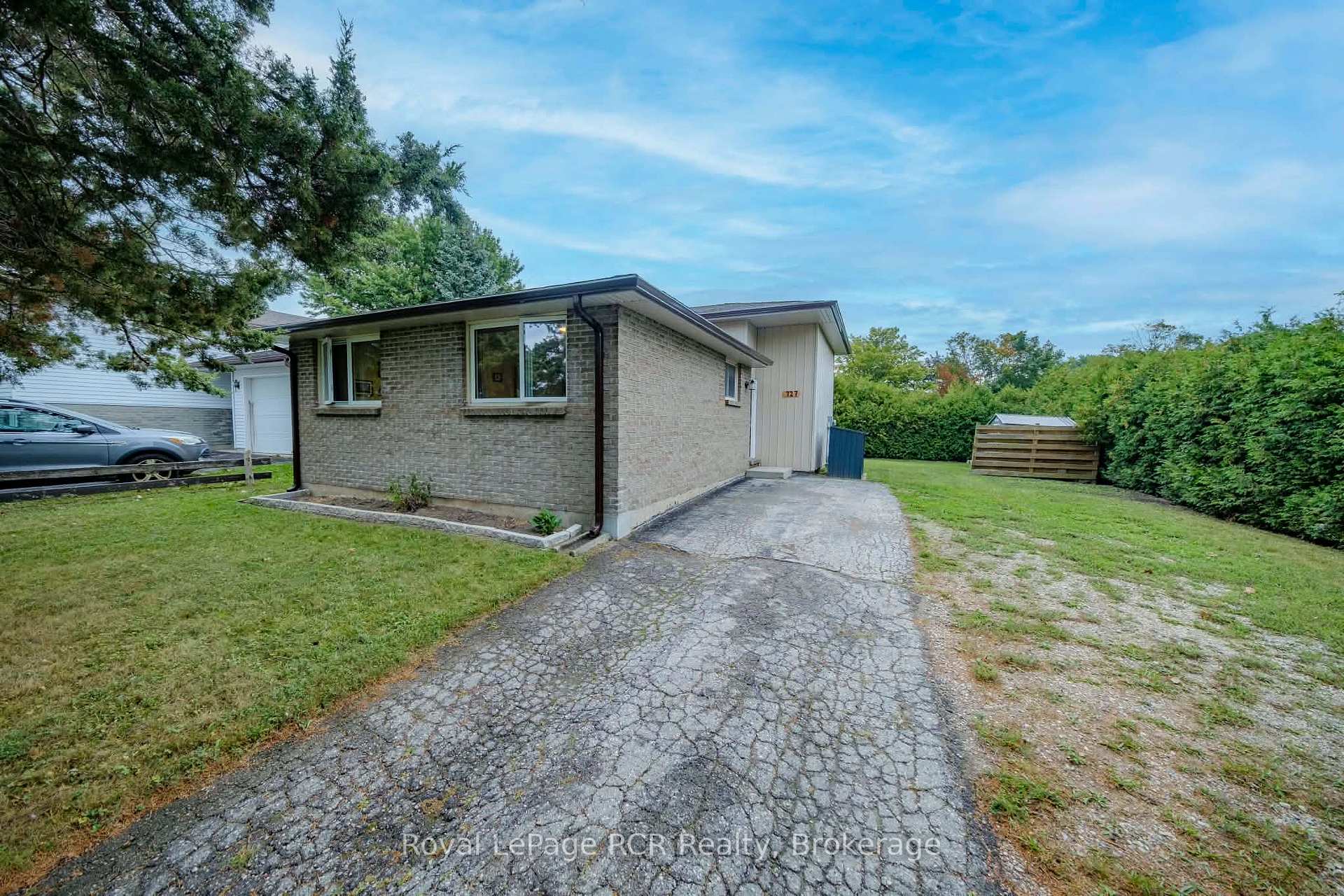 Photo 2 of 727 Johnston Crescent, Kincardine — HOMEH