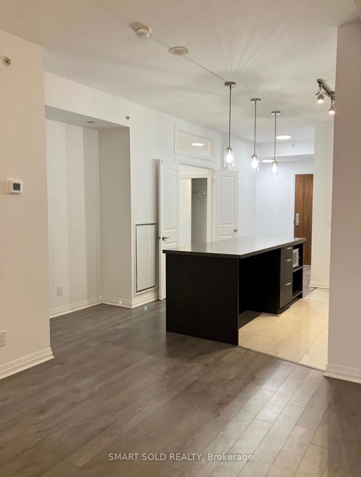 Photo 8 of Unit 415, 8 Mercer Street, Toronto, Waterfront Communities — HOMEH