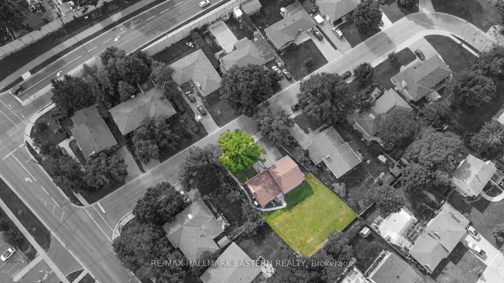 Photo 4 of 780 Hopkins Avenue, Peterborough, Town Ward 3 — HOMEH