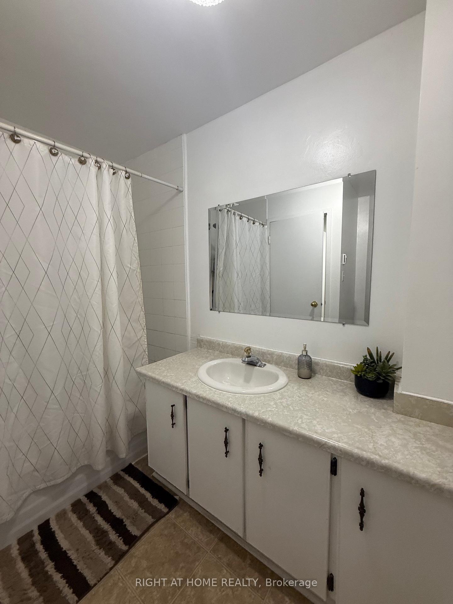Photo 7 of Unit 124, 3445 Uplands Drive, Ottawa, Hunt Club — HOMEH
