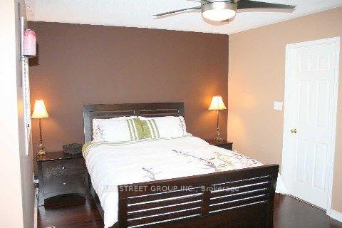 Photo 10 of 16 Steamer Drive, Whitby, Port Whitby — HOMEH