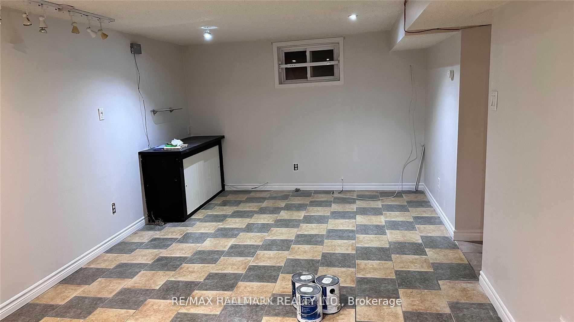 Photo 3 of Unit Bsmt, 59 Newton Drive, North York, Newtonbrook East — HOMEH