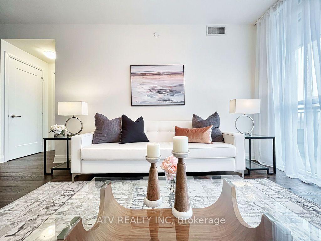 Photo 3 of Unit 506, 151 Avenue Road, Toronto, The Annex — HOMEH