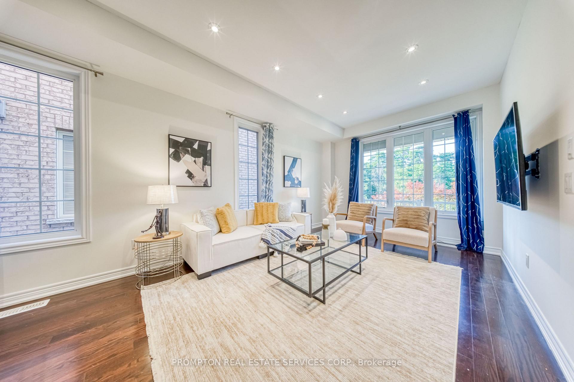 Photo 2 of 2762 Donald Cousens Parkway, Markham, Cornell — HOMEH