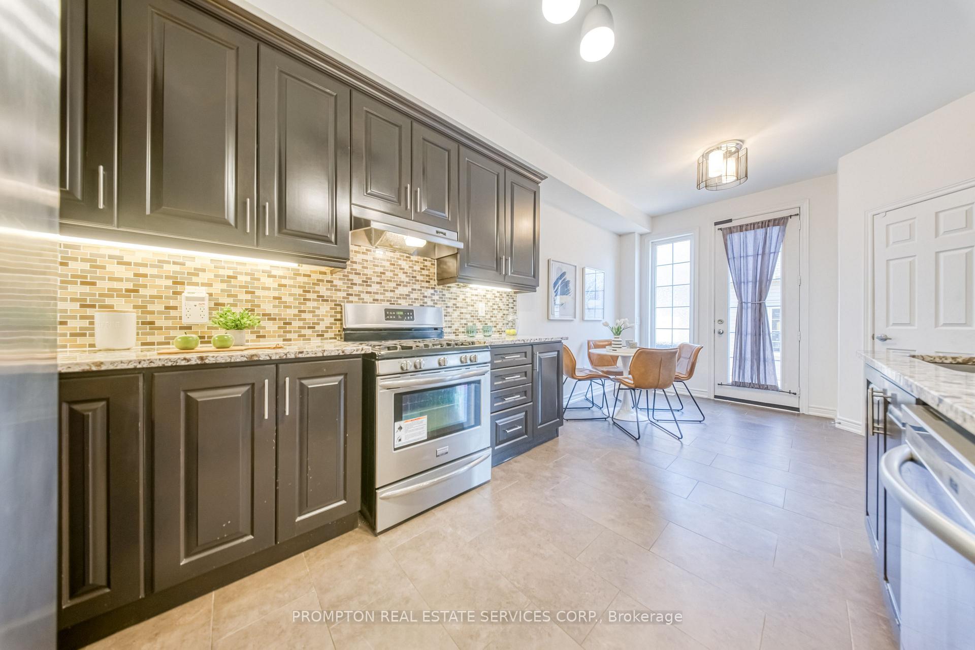 Photo 11 of 2762 Donald Cousens Parkway, Markham, Cornell — HOMEH