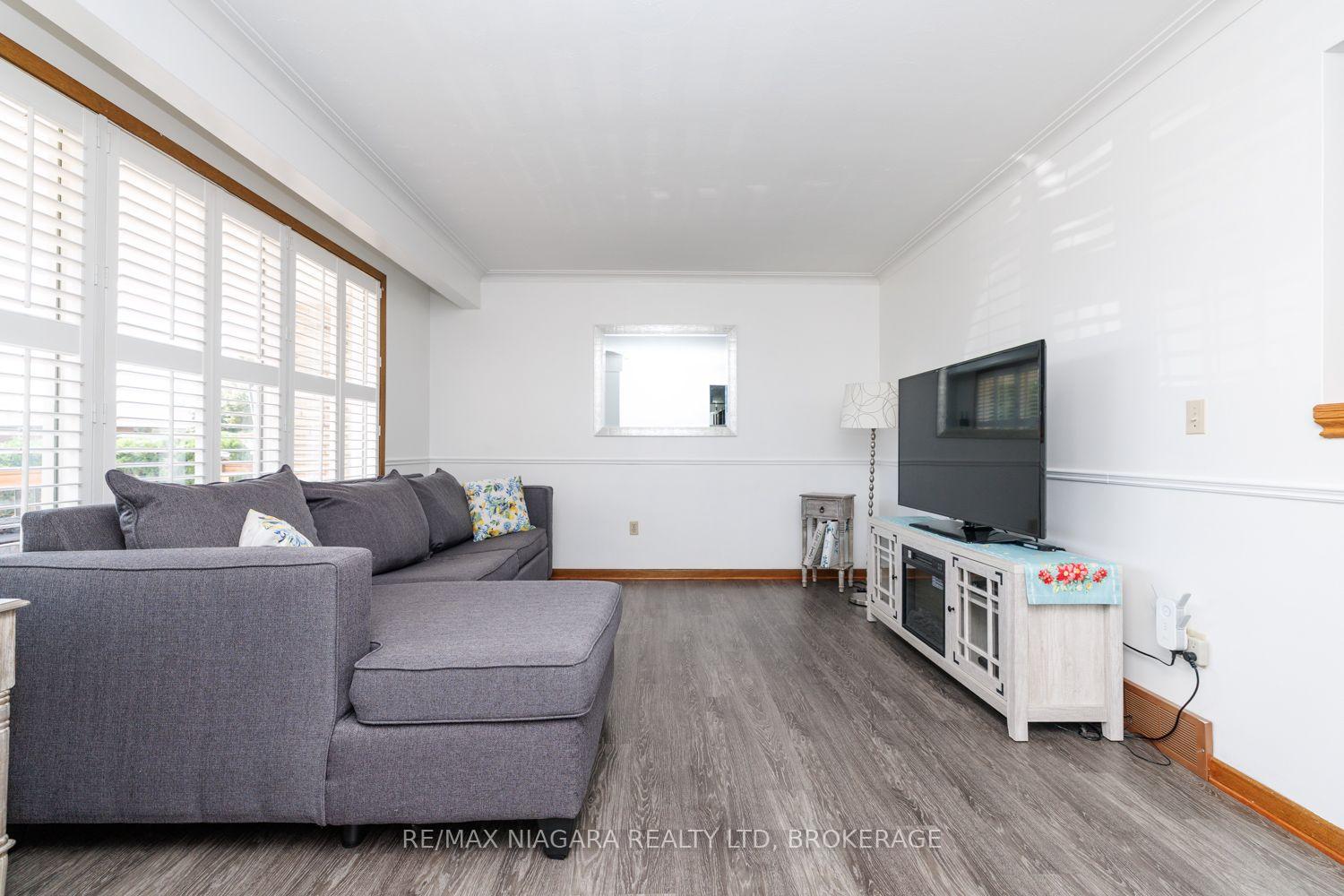 Photo 5 of 121 Garon Avenue, Welland, Lincoln/Crowland — HOMEH