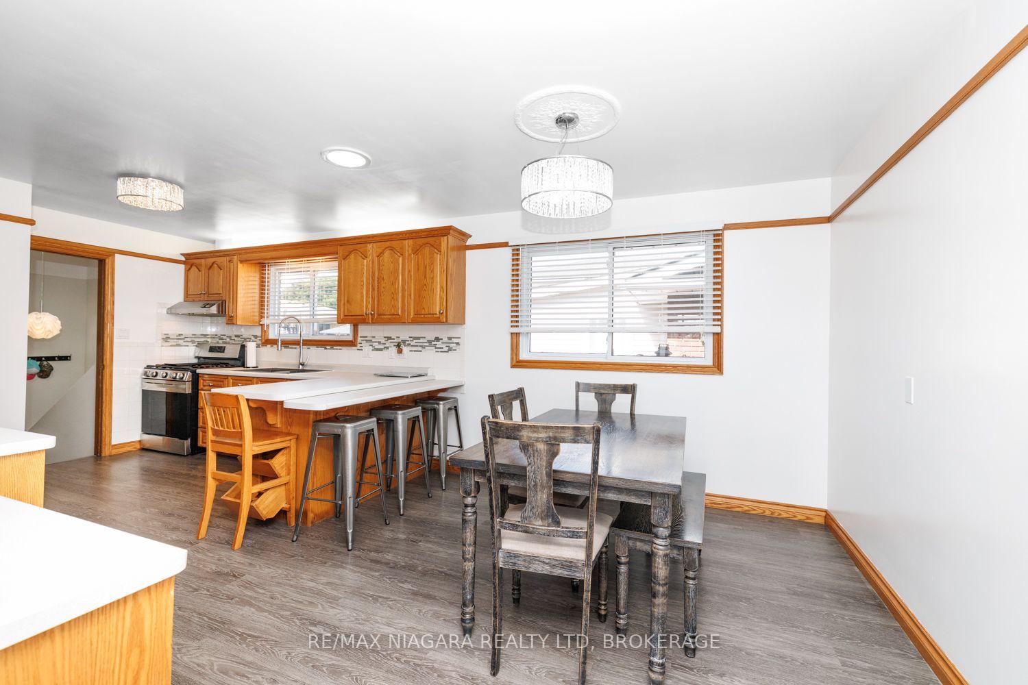 Photo 7 of 121 Garon Avenue, Welland, Lincoln/Crowland — HOMEH