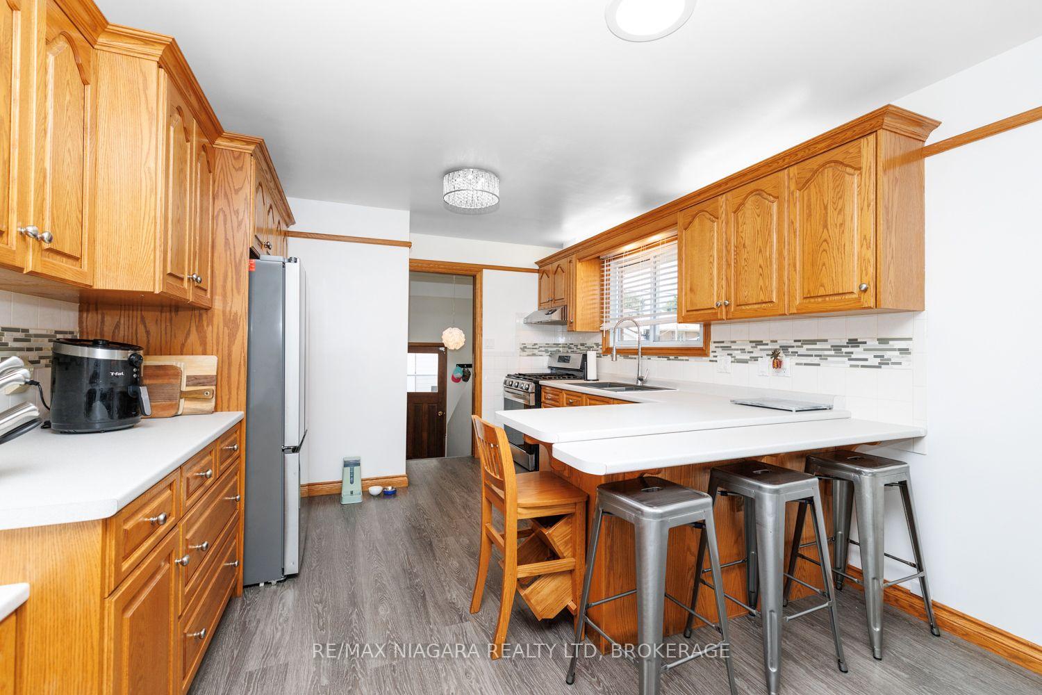 Photo 8 of 121 Garon Avenue, Welland, Lincoln/Crowland — HOMEH
