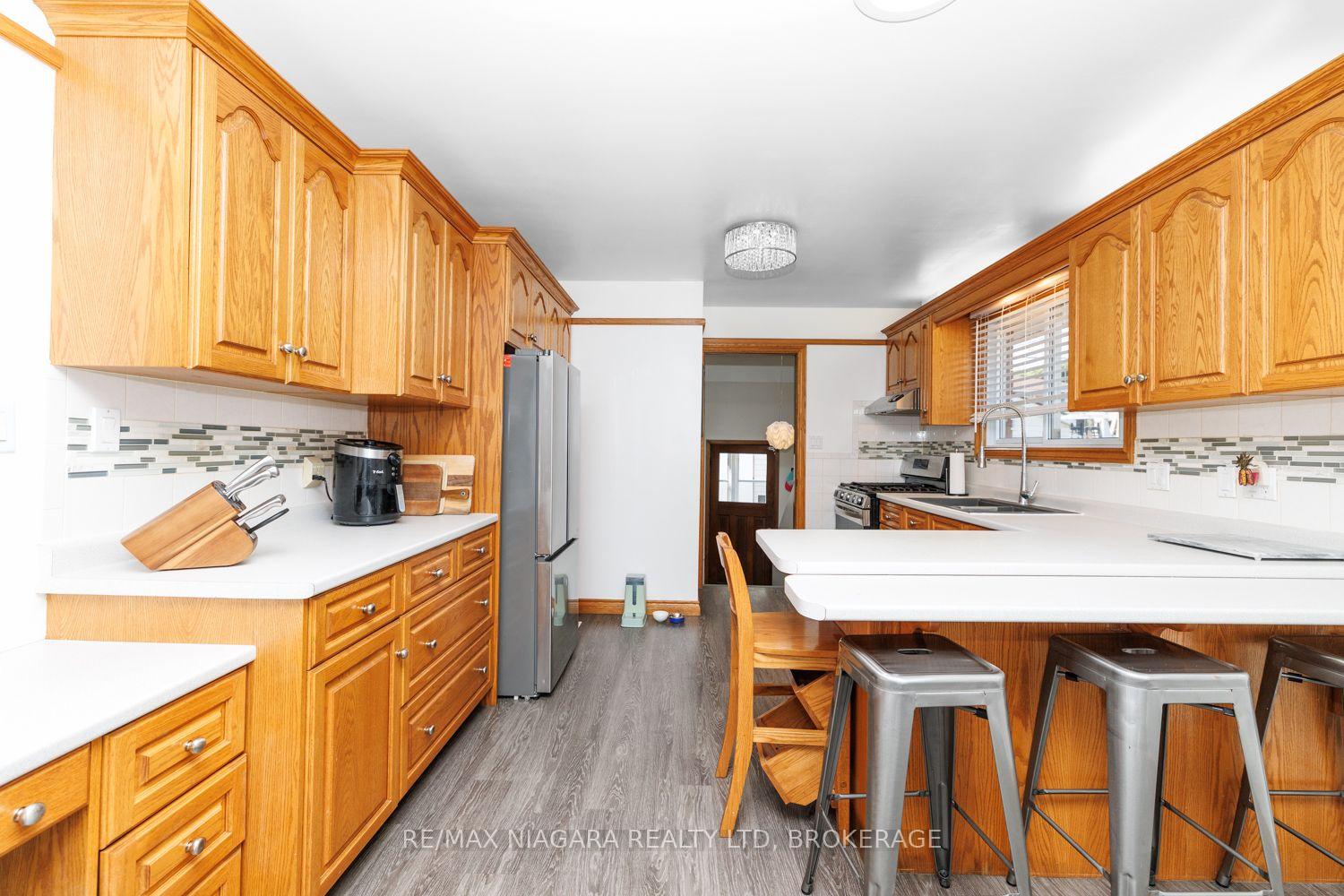 Photo 9 of 121 Garon Avenue, Welland, Lincoln/Crowland — HOMEH