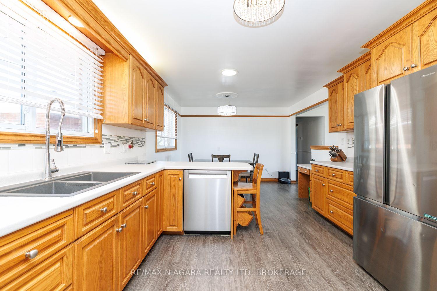 Photo 10 of 121 Garon Avenue, Welland, Lincoln/Crowland — HOMEH