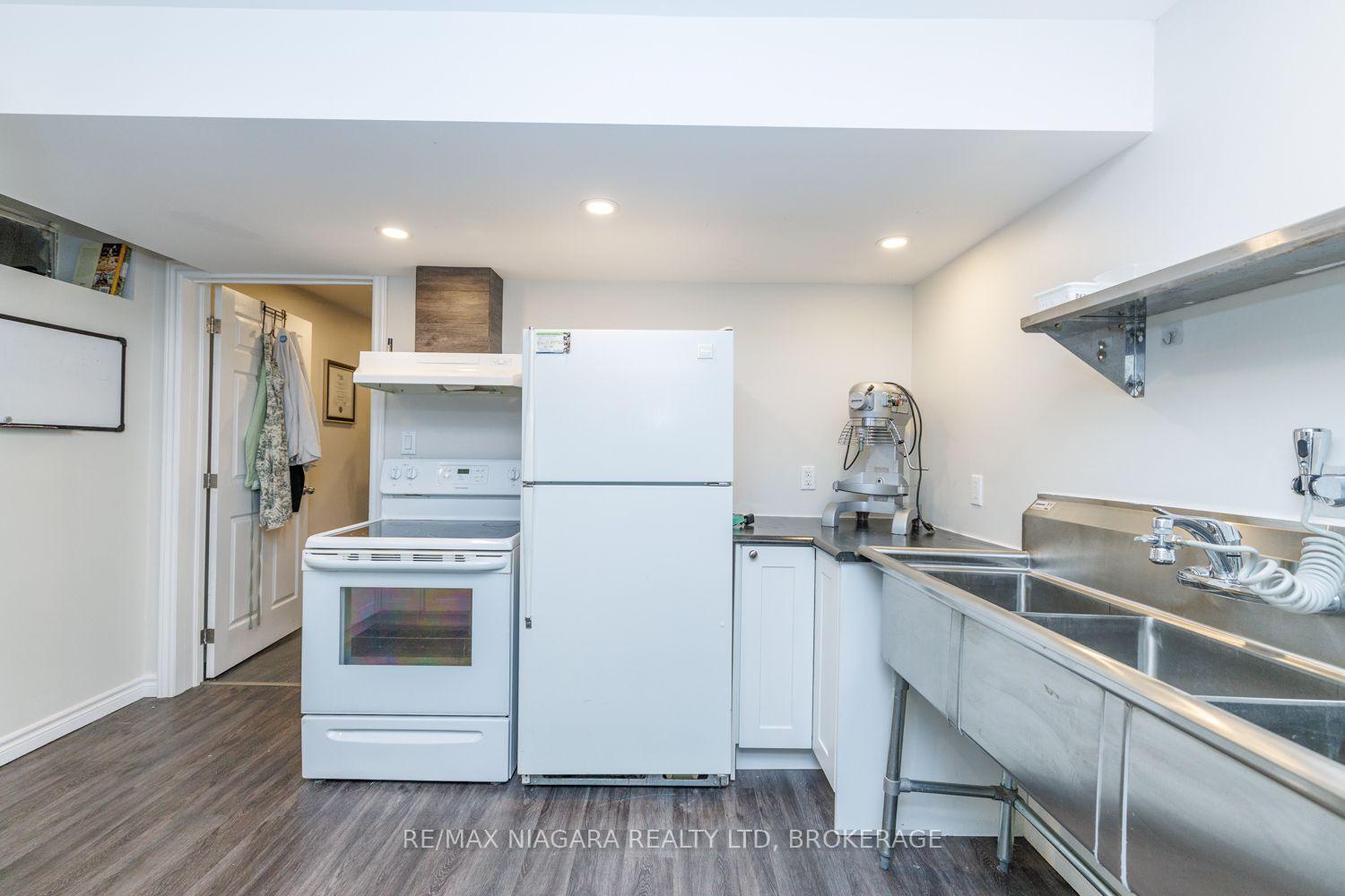 Photo 24 of 121 Garon Avenue, Welland, Lincoln/Crowland — HOMEH
