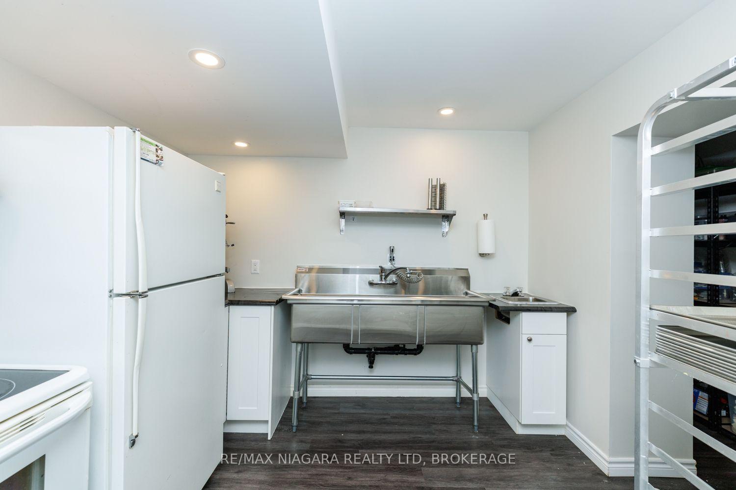 Photo 26 of 121 Garon Avenue, Welland, Lincoln/Crowland — HOMEH
