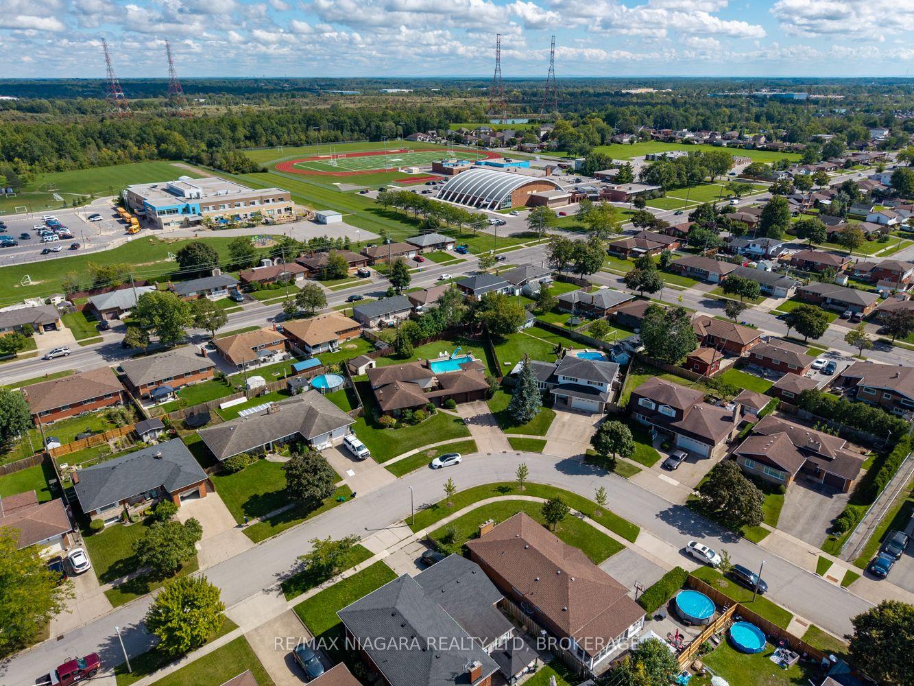 Photo 39 of 121 Garon Avenue, Welland, Lincoln/Crowland — HOMEH