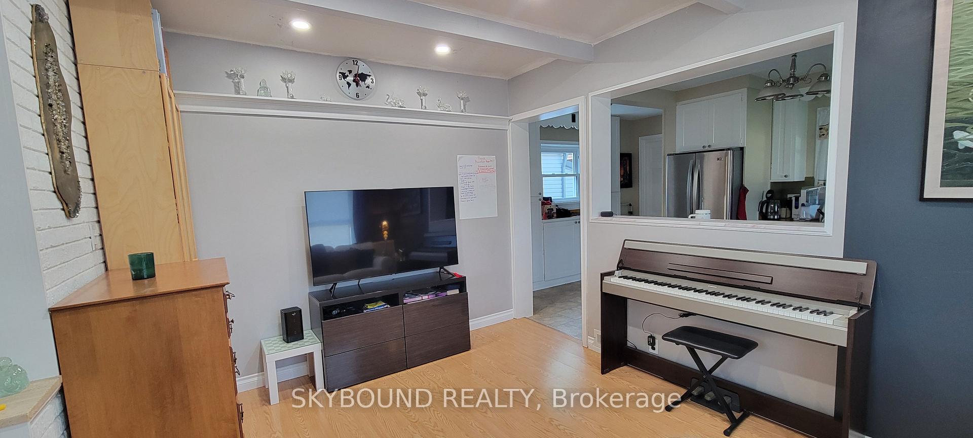 Photo 5 of 4617 Ferguson Street, Niagara Falls, Downtown — HOMEH