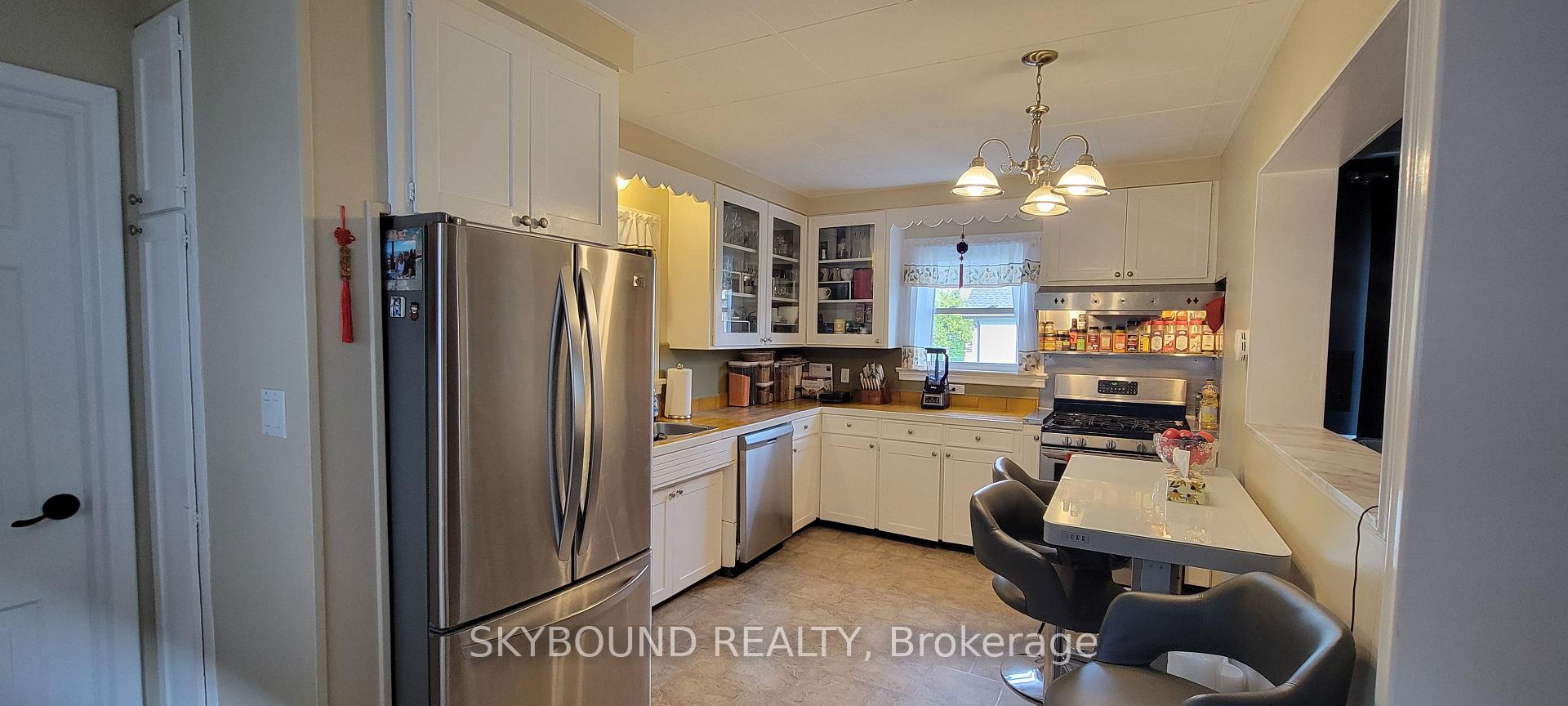 Photo 8 of 4617 Ferguson Street, Niagara Falls, Downtown — HOMEH