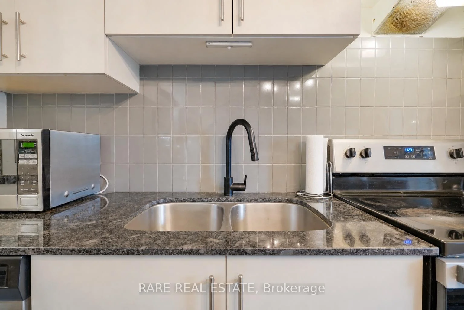 Photo 41 of Unit 101, 5 Chef Lane, Barrie, Bayshore — HOMEH