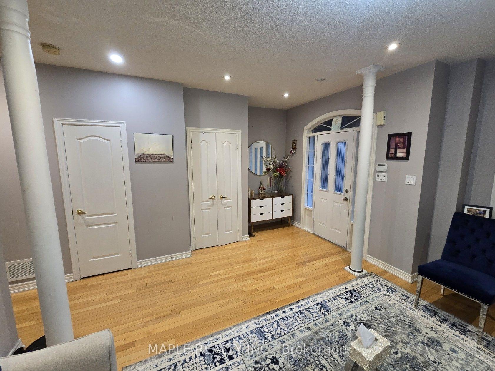 Photo 8 of 71 Thicket Trail N, Vaughan, Vellore Village — HOMEH
