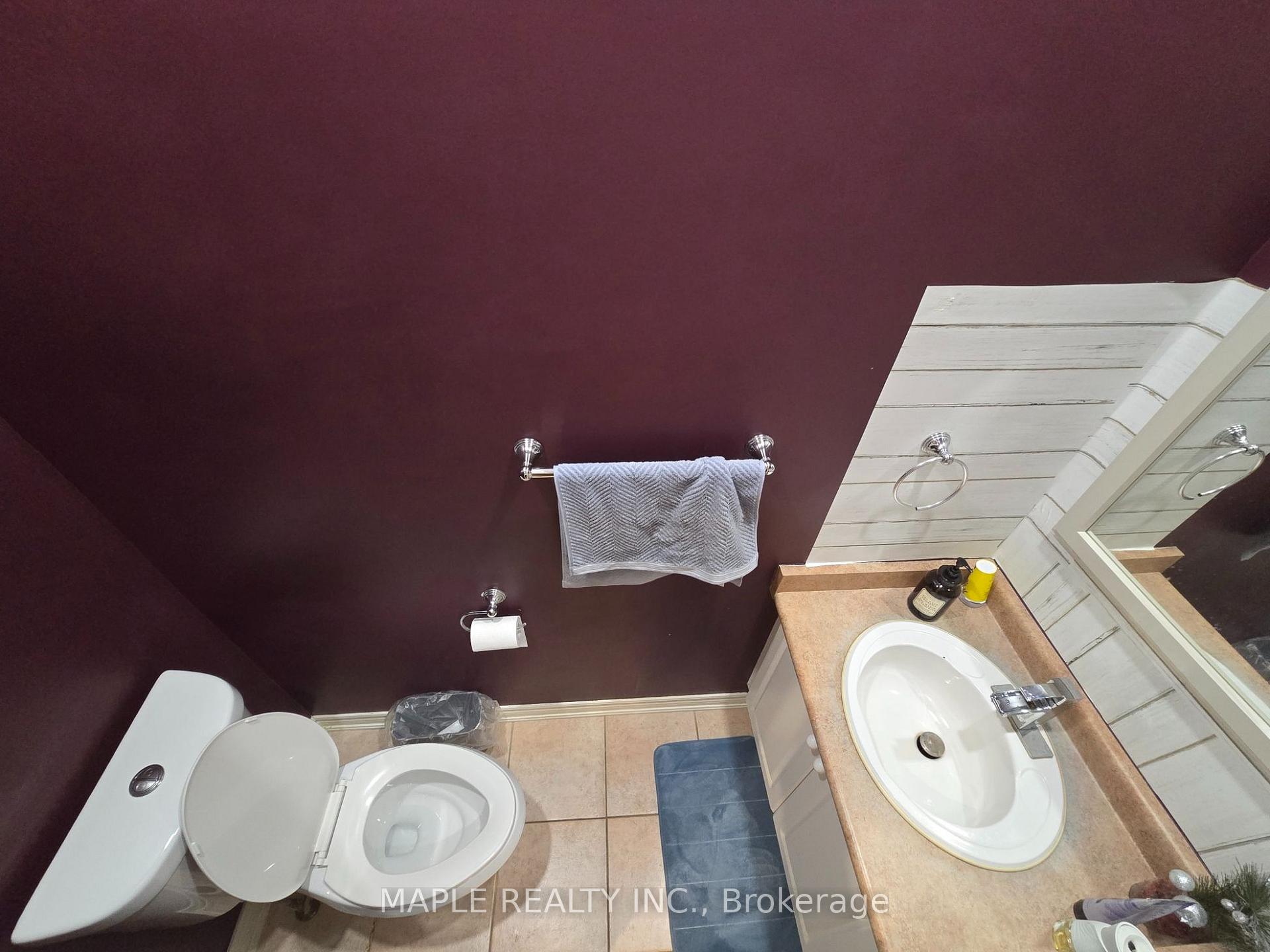 Photo 11 of 71 Thicket Trail N, Vaughan, Vellore Village — HOMEH