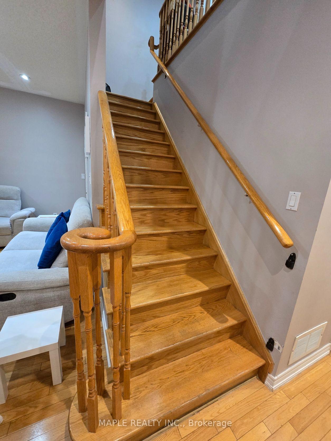 Photo 17 of 71 Thicket Trail N, Vaughan, Vellore Village — HOMEH
