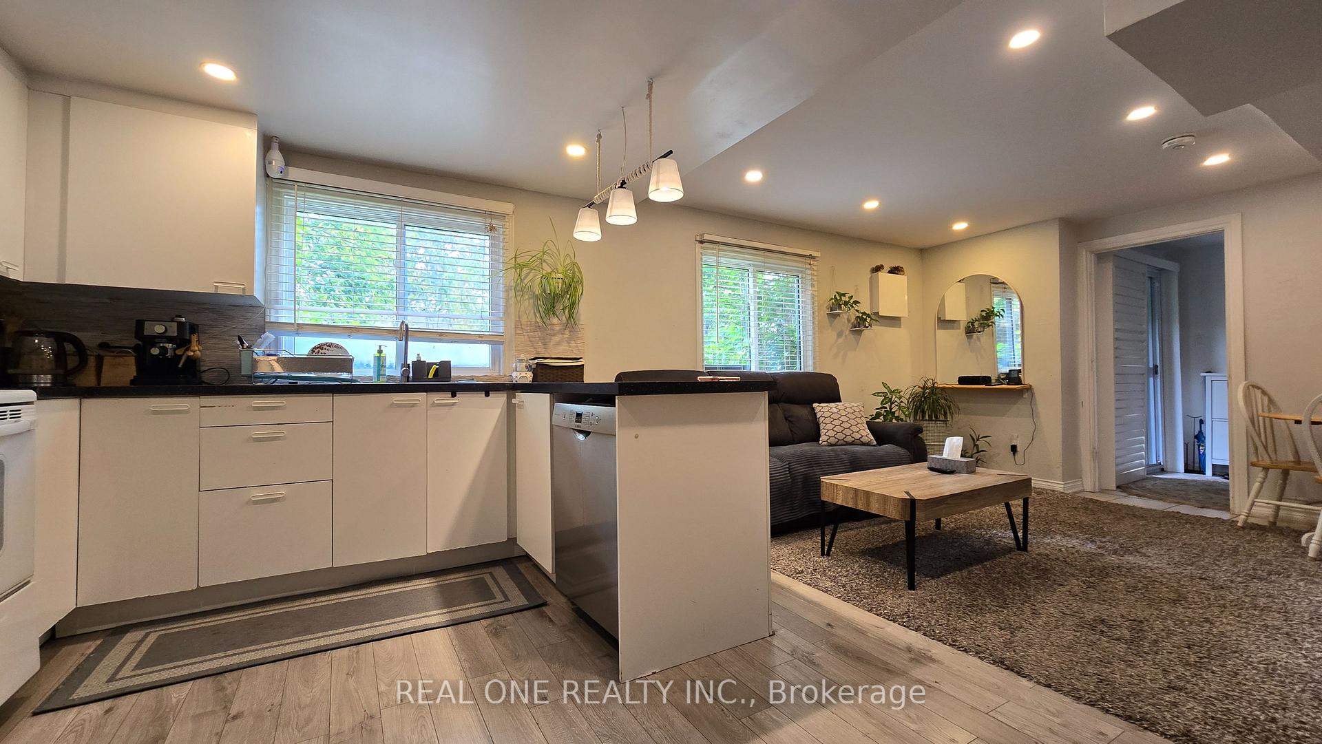 Photo 6 of Unit B, 58 Closs Square, Aurora, Aurora Village — HOMEH